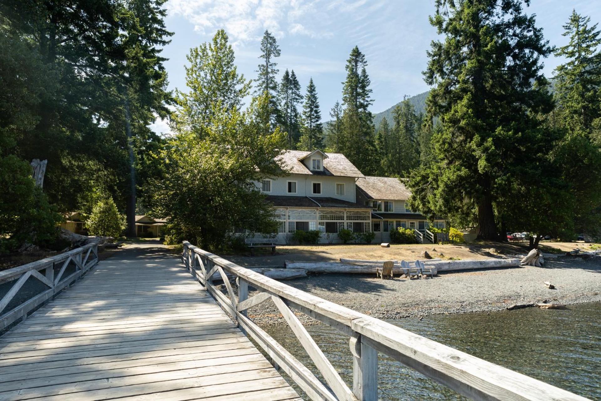 Crescent Lodge Port Crescent