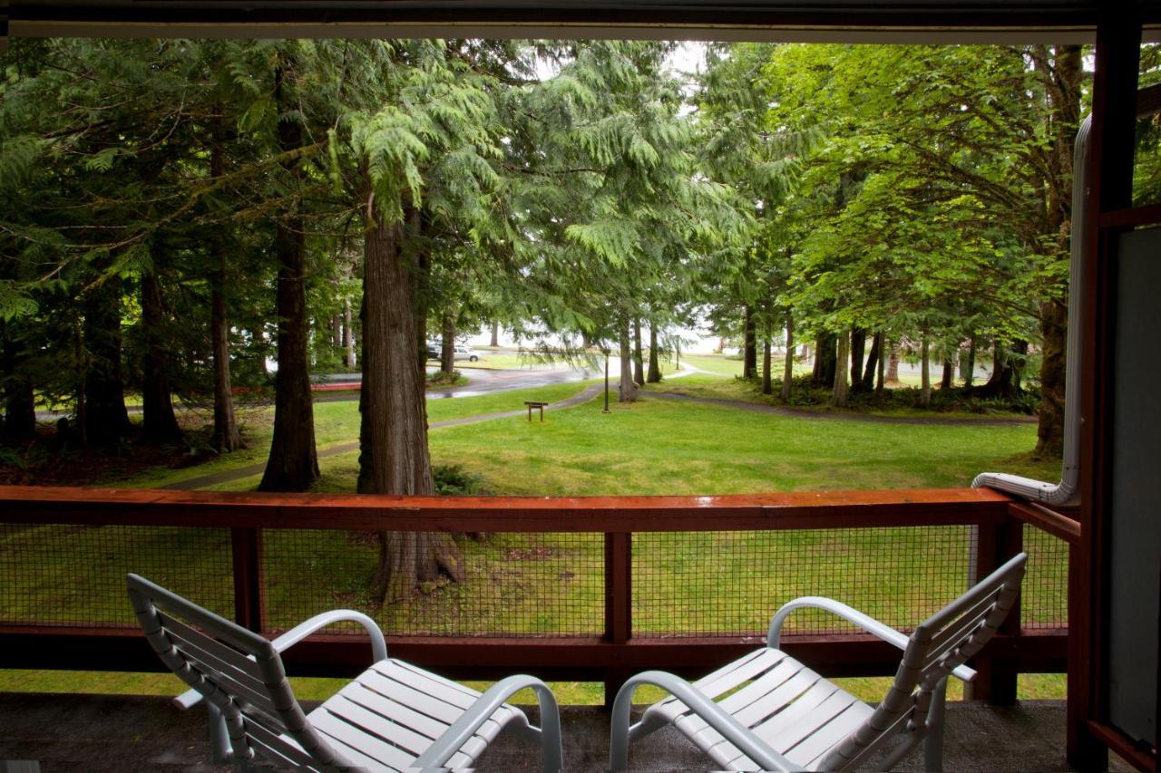 Crescent Lodge