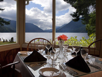 Crescent Lodge